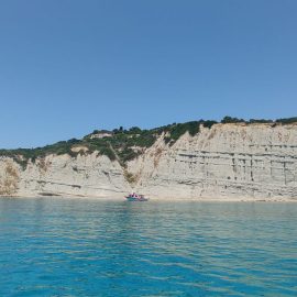 Nelle acque trasparenti di Spartiá